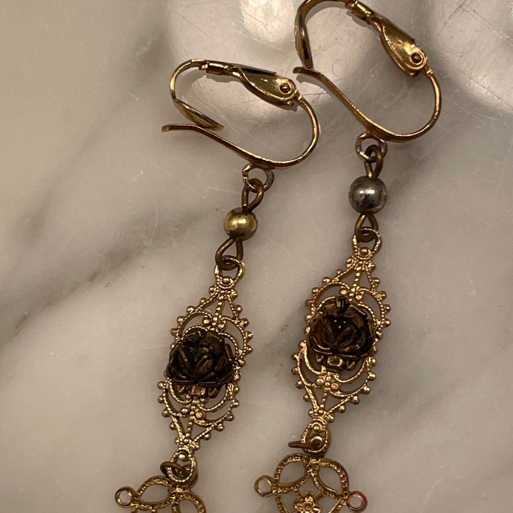Vintage delicate earrings clip in